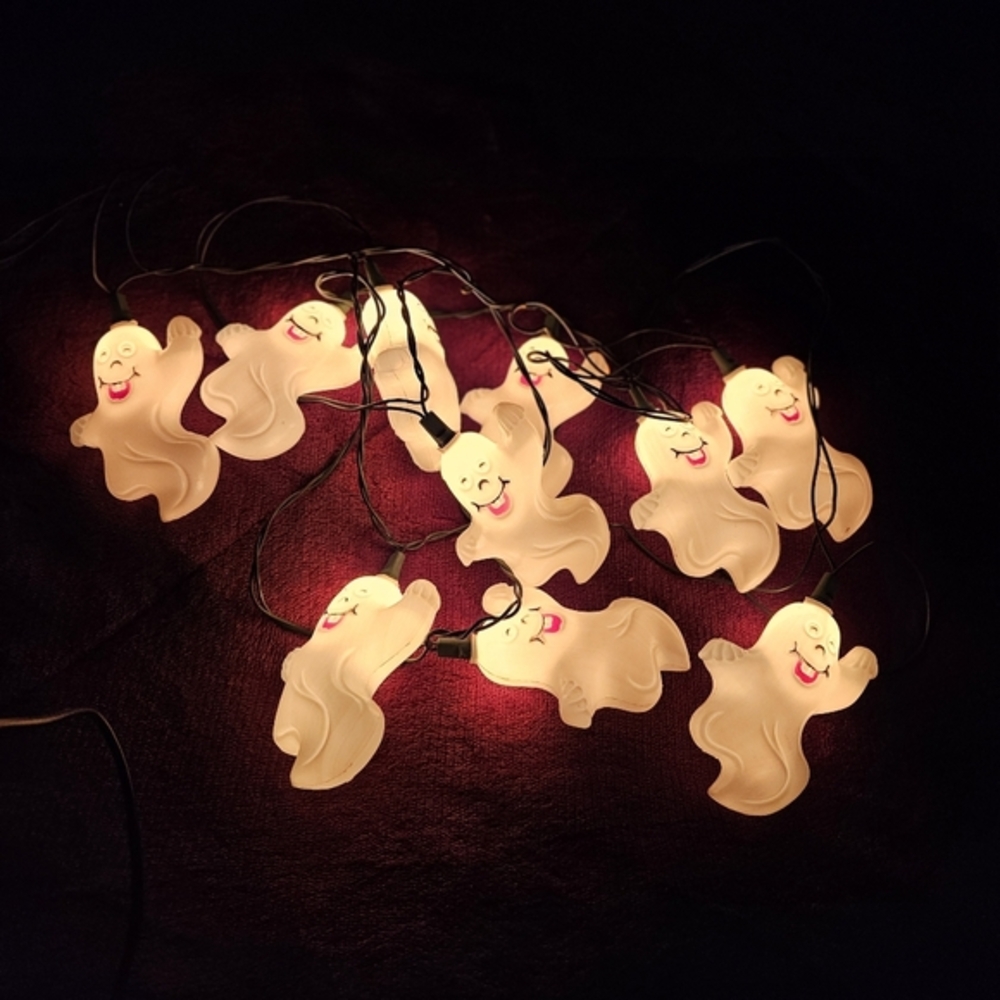 Vintage 1996 Rare Halloween Ghost Lights 112 in set of 10 Smiling Happy‎ Ghost